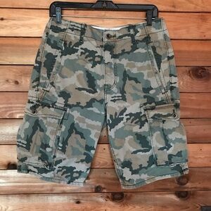 Levis Camo Cargo Shorts Mens sz 29 Camouflage Green Metal Buttons Pockets Cotton
